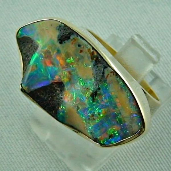 585er 14k Goldring mit großen Boulder Opal aus Australien