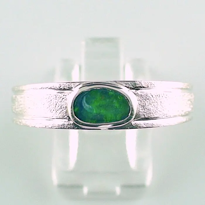 Massiver Silberring mit 0,42 ct Grünen Black Crystal Opal 70 mm 