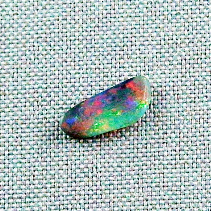 Roter 2,02 ct Black Opal Multicolor Vollopal Lightning Ridge Australien