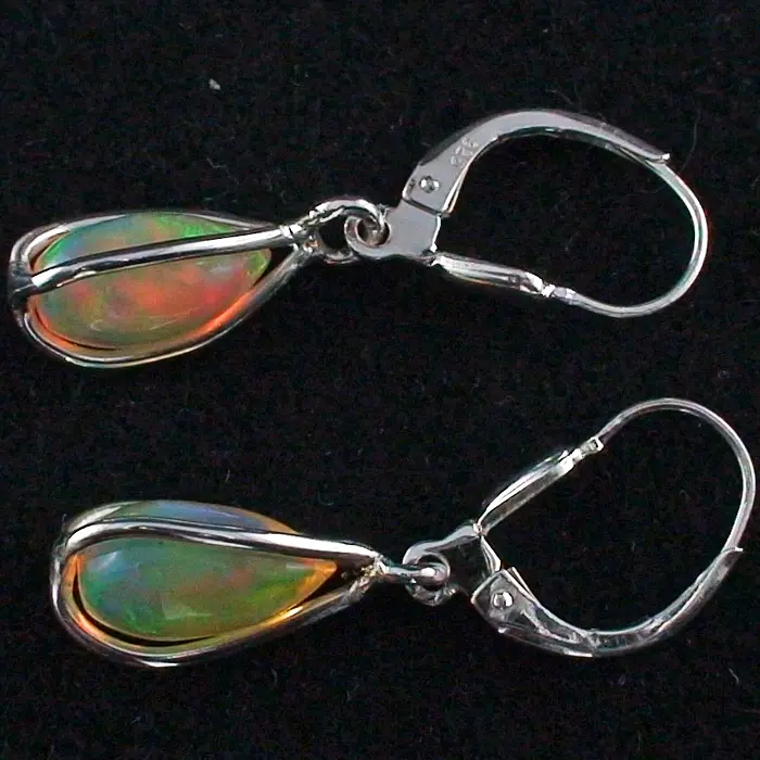Opal Ohrhänger mit je 1,64 ct. und 1,75 ct Welo Opal aus 935er Silber