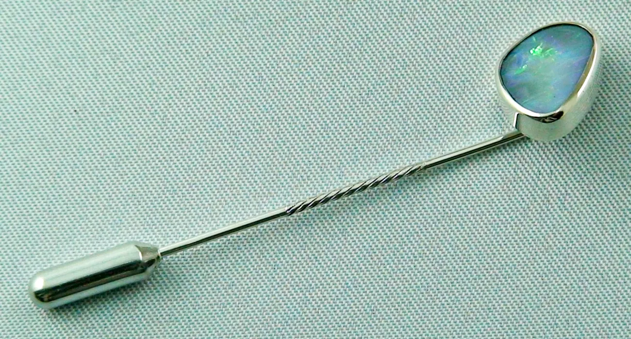 Reversnadel aus Silber Semi Black Opal Krawattennadel