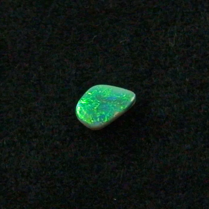 Echter australischer Lightning Ridge Semi Black Opal 0,72 ct Fancy Opal Grün