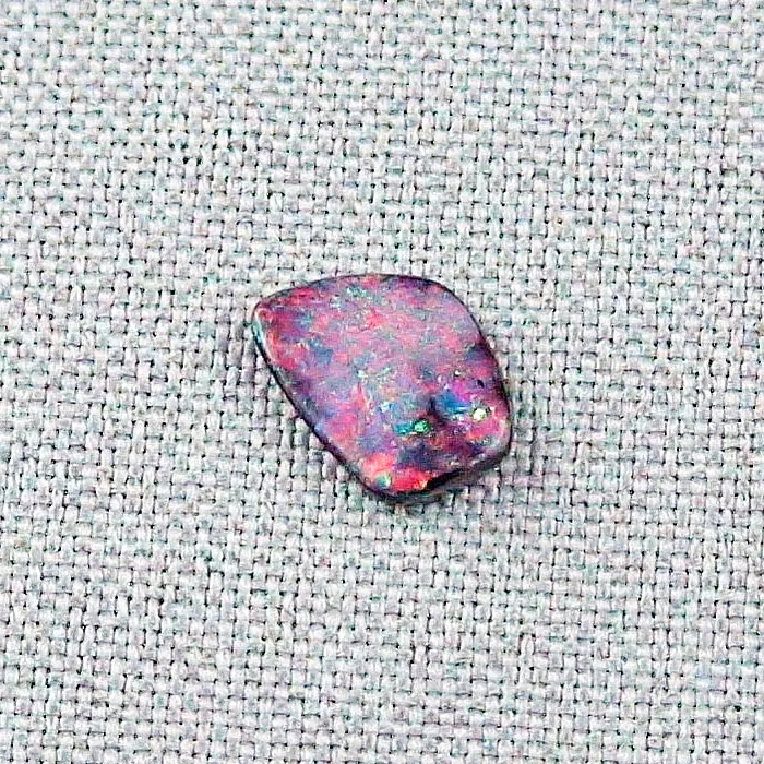 Boulder Opal 2,22 ct Opaledelstein Multicolor Pinfire