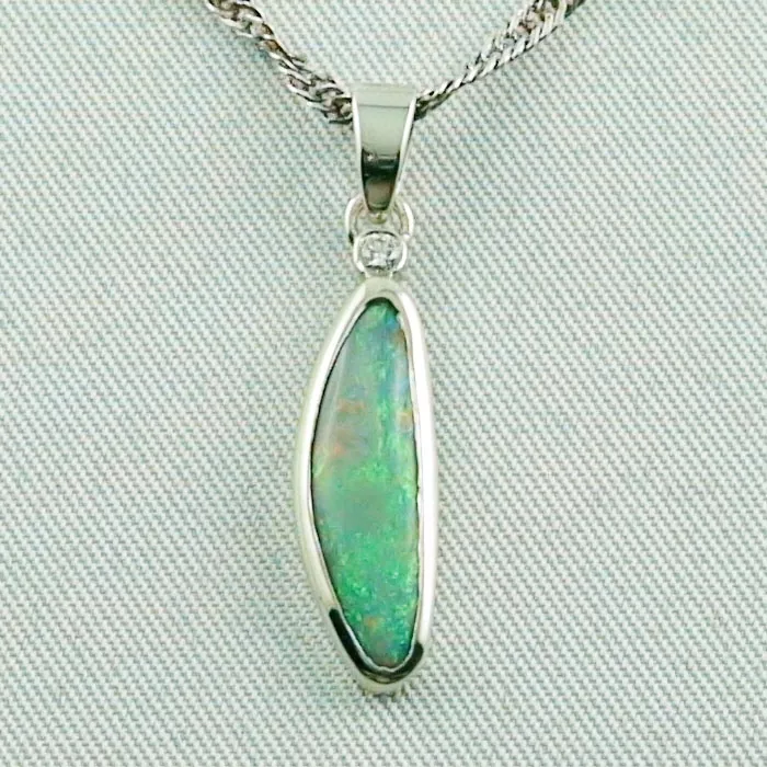 Opalanhänger aus Silber mit 1,34 ct Semi Black Opal - 0,035 Diamant und passender Silberkette