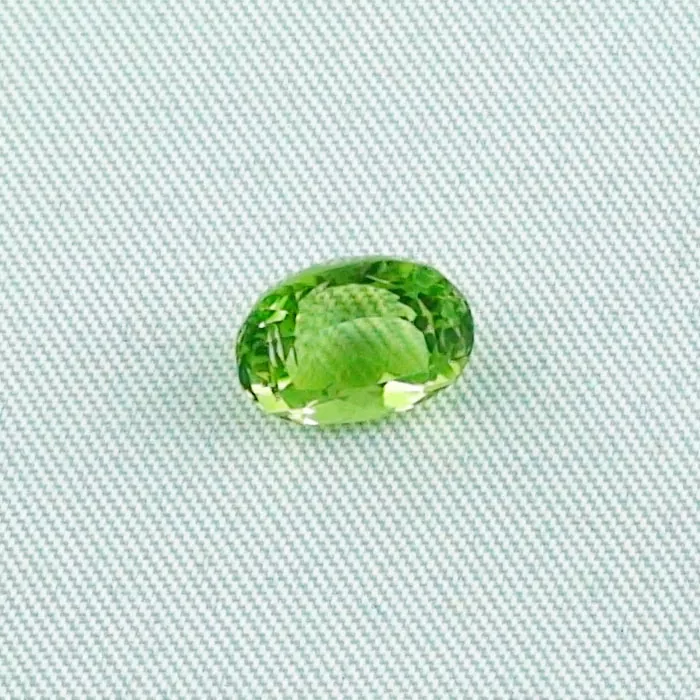 2,63 ct Peridot Chrysolith Oval Portuguese Edelstein Ringstein