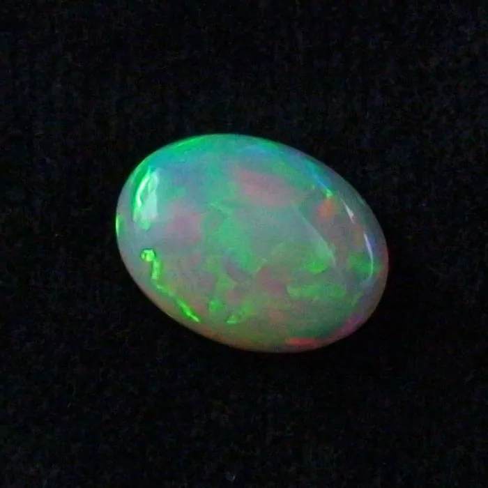 segmentierter Edelstein 4,74 ct Welo Opal Multicolor