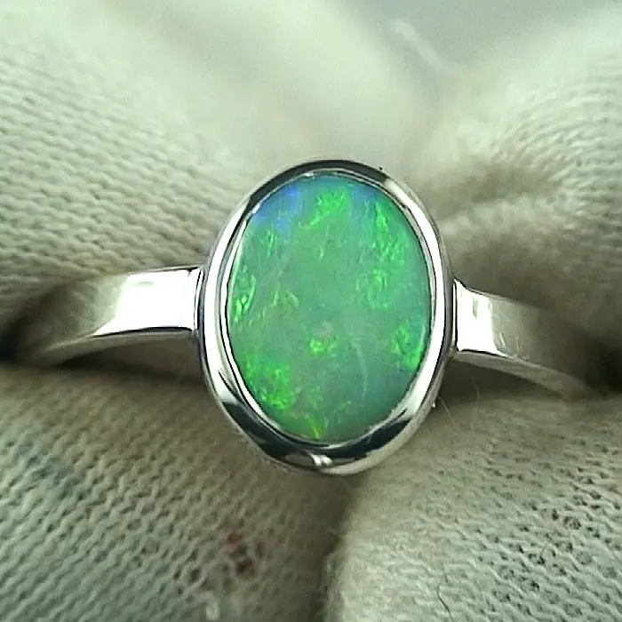 935er Opal Ring mit 0,82 ct. White Opal Grünes Multicolor  