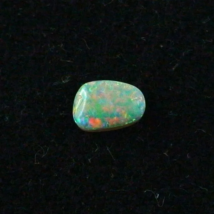 Black Crystal Opal 0,75 ct Multicolor Vollopal