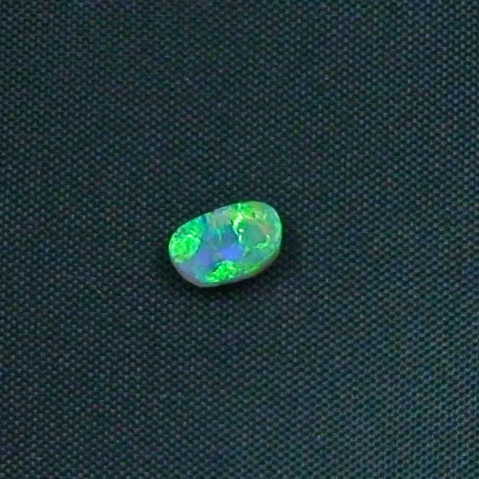 Blau Grüner Black Crystal Opal 0,35 ct Lightning Ridge