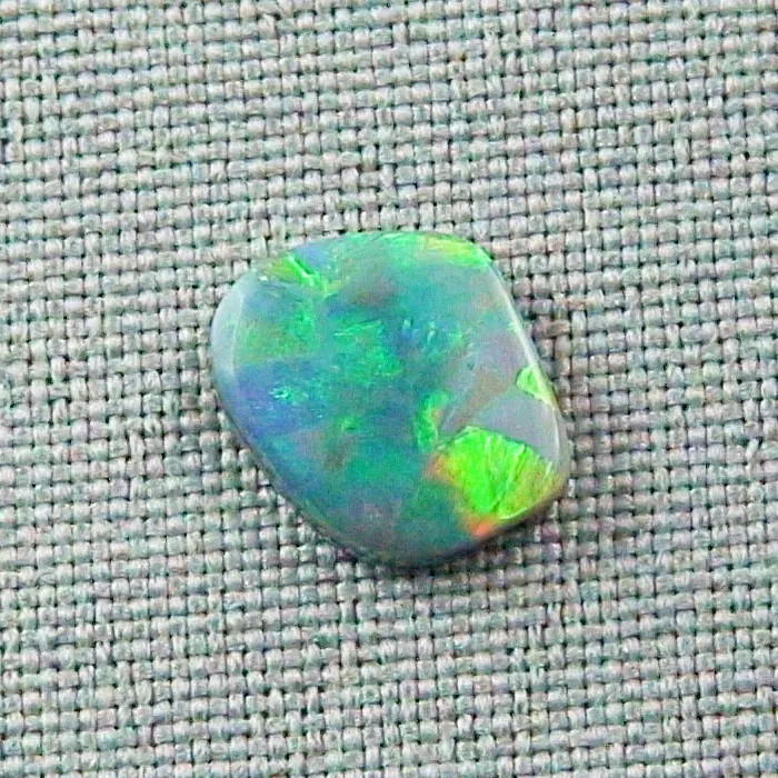 Black Crystal Opal 2,77 ct Multicolor Vollopal Lightning Ridge