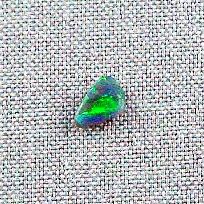 Grüner 1,06 ct Lightning Ridge Black Crystal Opal Multicolor
