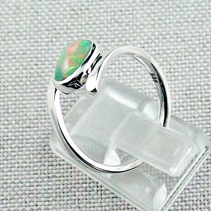 Silberring mit 1,04 ct Welo Opal 935er Opalring Multicolor