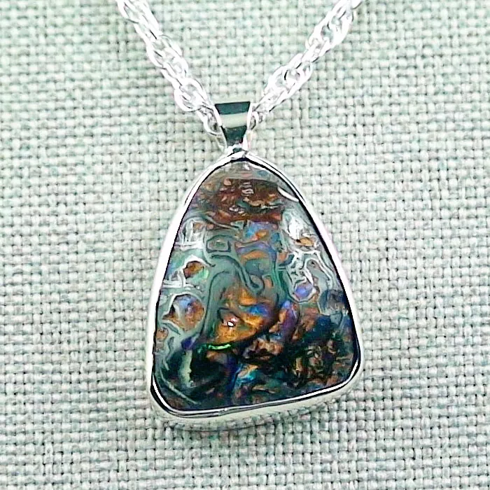 Opalanhänger 10,65 ct Boulder Matrix Opal mit Silberkette