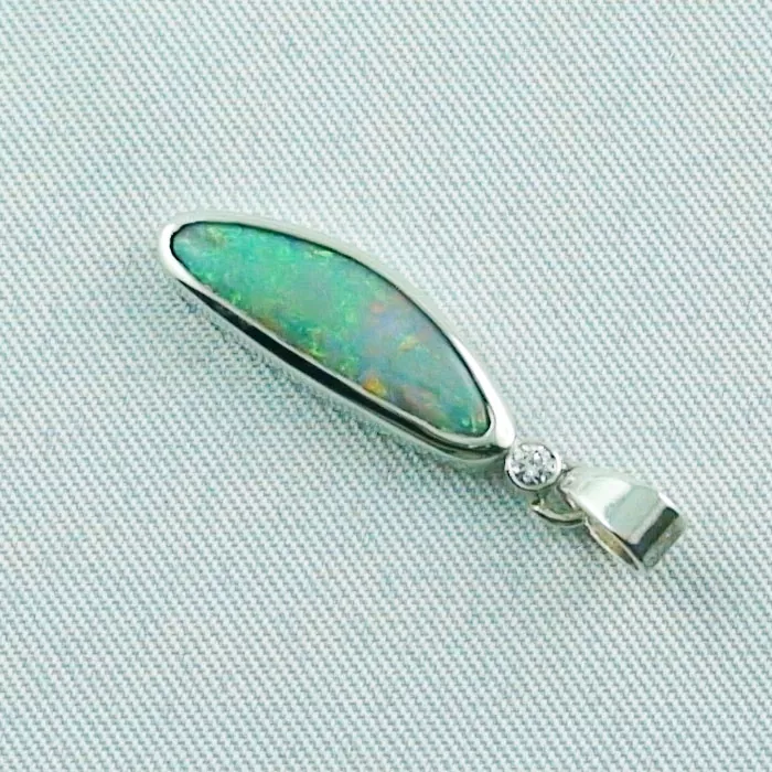 Opalanhänger aus Silber mit 1,34 ct Semi Black Opal - 0,035 Diamant und passender Silberkette
