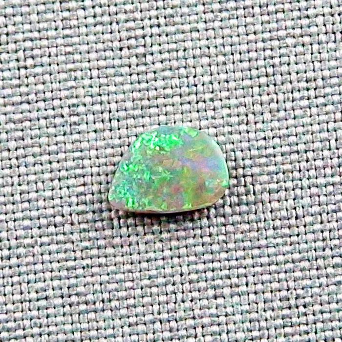 Lightning Ridge Black Crystal Opal 0,90 ct Multicolor Vollopal