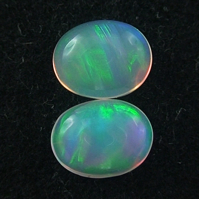 Blau Grüne Welo Opal Pärchen 1,58 u. 1,48 ct für Ohrringe