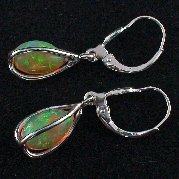 Opal Ohrhänger mit je 1,84 ct. und 2,02 ct Welo Opal aus 935er Silber