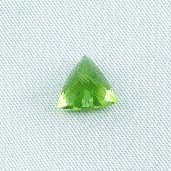 3,73 ct Peridot Triangle Schliff Chrysolith Edelstein Schmuckstein