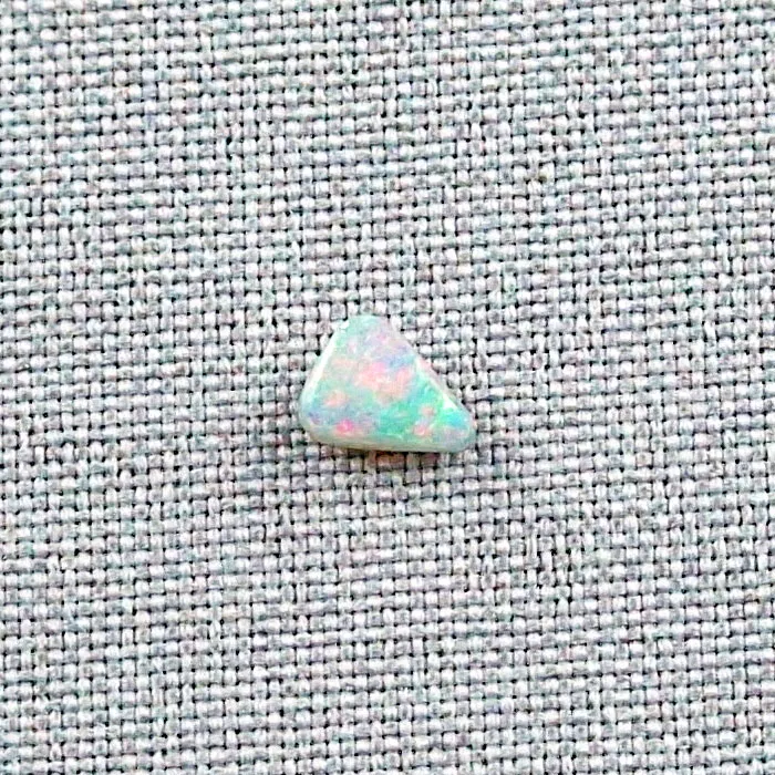 0.82 ct White Opal Multicolor Australien Edelstein Schmuckstein