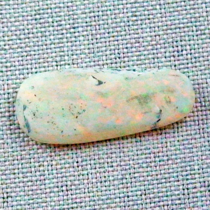 White Opal 7,67 ct. Multicolor Coober Pedy Whiteopal