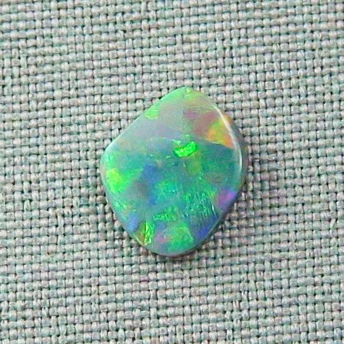 Black Crystal Opal 2,77 ct Multicolor Vollopal Lightning Ridge