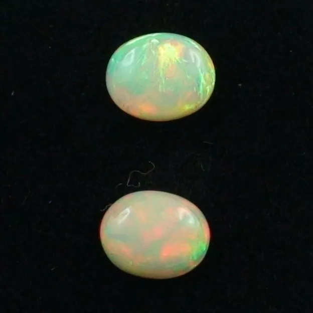 2,08 u. 2,11 ct Welo Opal Set Multicolor Opale