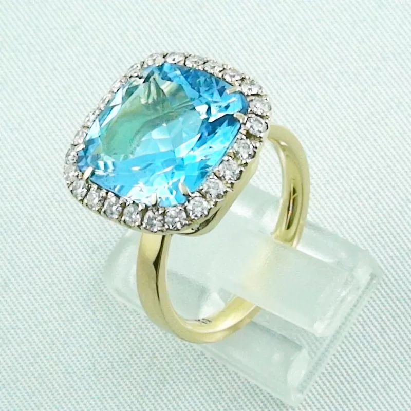 Auftragsarbeit: Blautopas-Goldring 18k Diamantring mit Blautopas und Diamanten