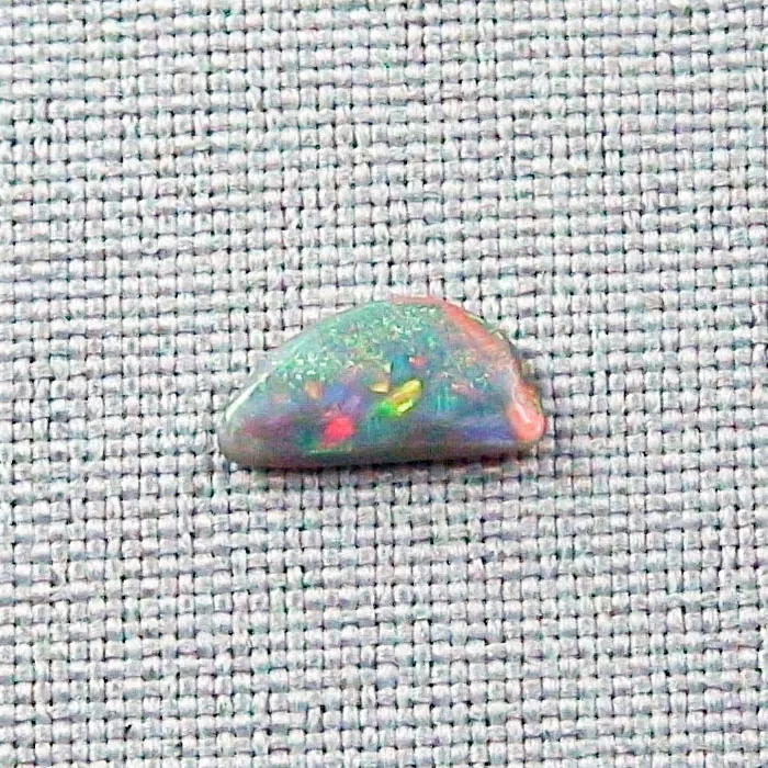 0,91 ct Lightning Ridge Semi Black Opal Multicolor Vollopal