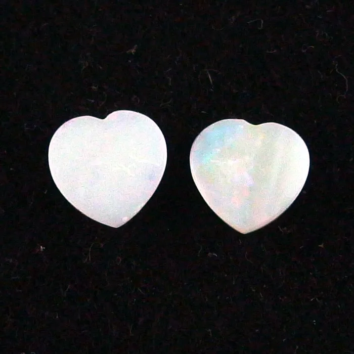 Herzform White Opal Pärchen aus Coober Pedy 0,87 ct. + 0,95 ct.