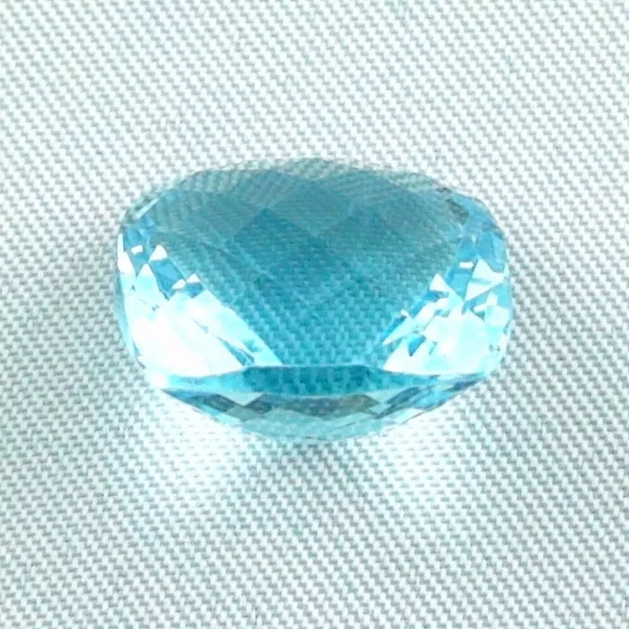 17,72 ct Blautopas Swiss Blue Harlequinschliff Blautopaz Edelstein