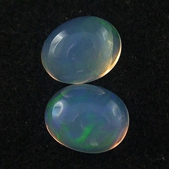 Multicolor Welo Opal Pärchen 1,74 ct u. 1,58 ct Blaue Opalsteine