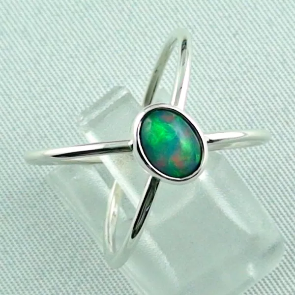 Massiver Silberring mit Welo Opal 0,69 ct Opalring
