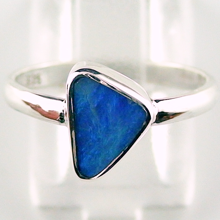 Opal Ring aus 935er Silber mit blauem 0,38 ct. Black Crystal Opal 