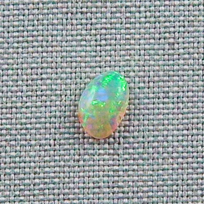 Black Crystal Opal 0,84 ct Grüner Multicolor Vollopal