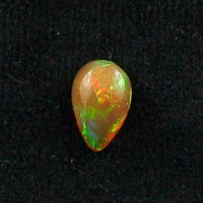 Welo Opal 3,55 ct - tropfenförmiger Edelstein