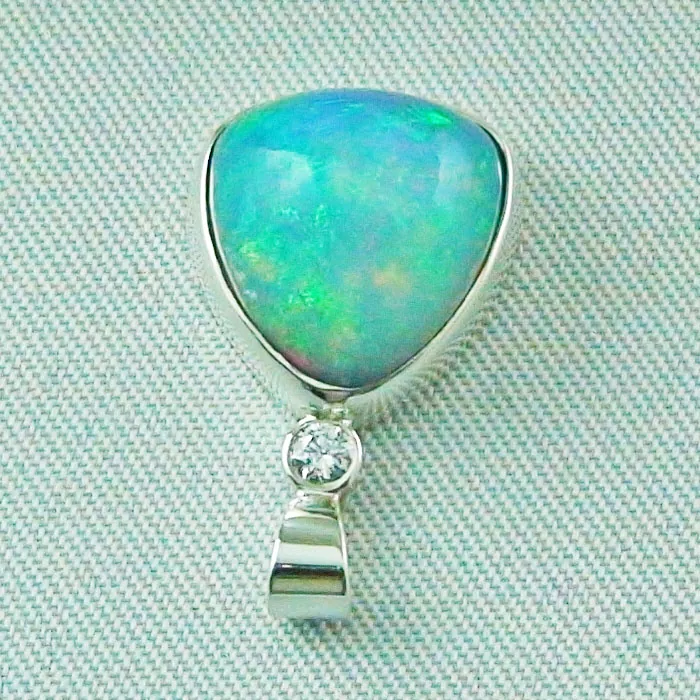 925er Silber-Opalanhänger mit blauen Welo Opal und Diamant