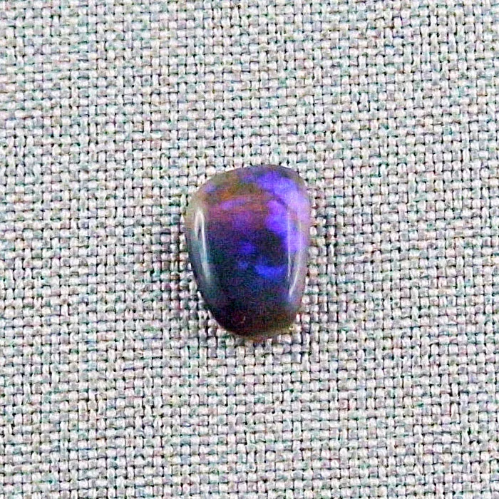 Blauer 2,62 ct Black Crystal Opal Multicolor Vollopal Lightning Ridge