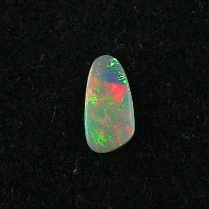 Black Crystal Opal 0,88 ct Multicolor Vollopal