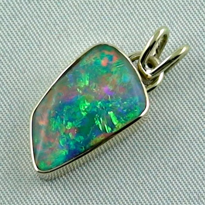 Massiver Opalanhänger aus Gold mit Grünen Black Crystal Opal