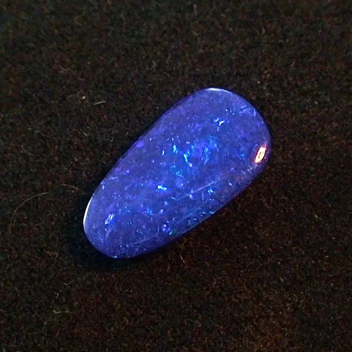 Blauer 10,75 ct Boulder Opal intensiv Multicolor Investment